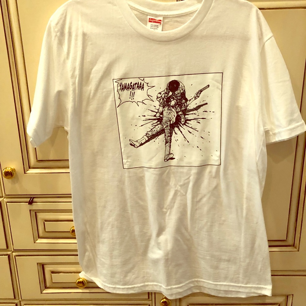 Supreme men’s t shirt